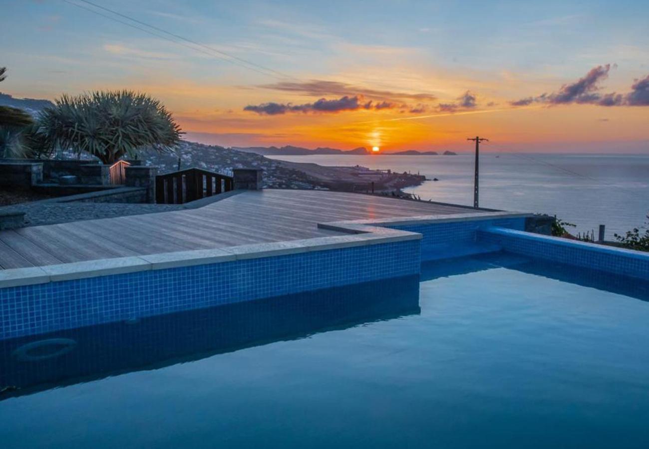 Villa Sunrise View By Madeira Sun Travel Санта-Крус Экстерьер фото